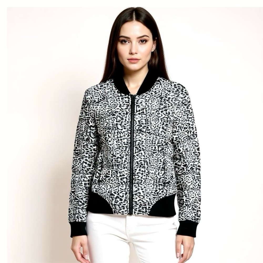 Betsey Johnson Puffer Jacket Snow Leopard Animal Print Puffer Ski Resort Medium